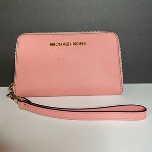 Michael Kors Jet Set wristlet